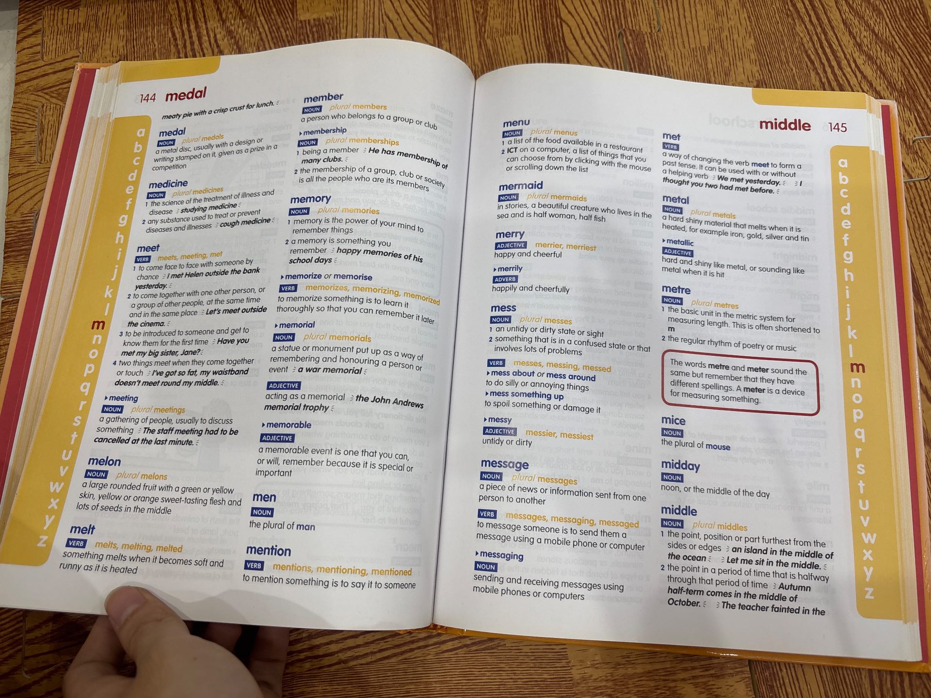 Junior Illustrated Dictionary — ảnh 5