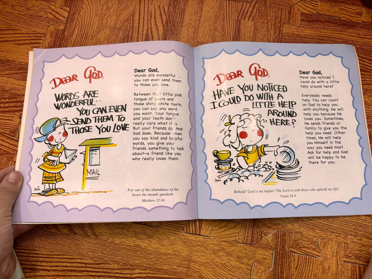 MY LITTLE BOOK OF DEAR GOD LETTERS: A REAL FRIEND IS SOMEONE WHO TAKES TIME TO LISTEN TO YOU — ảnh 2