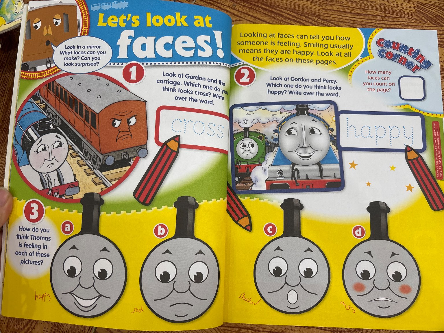 THOMAS & FRIENDS BUMPER BOOK! — ảnh 2