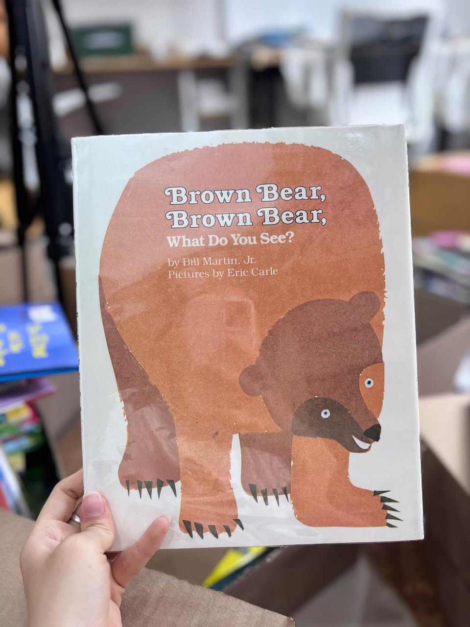 BROWN BEAR, BROWN BEAR, WHAT DO YOU SEE? (BILL MARTIN, JR. & ERIC CARLE) — ảnh 1