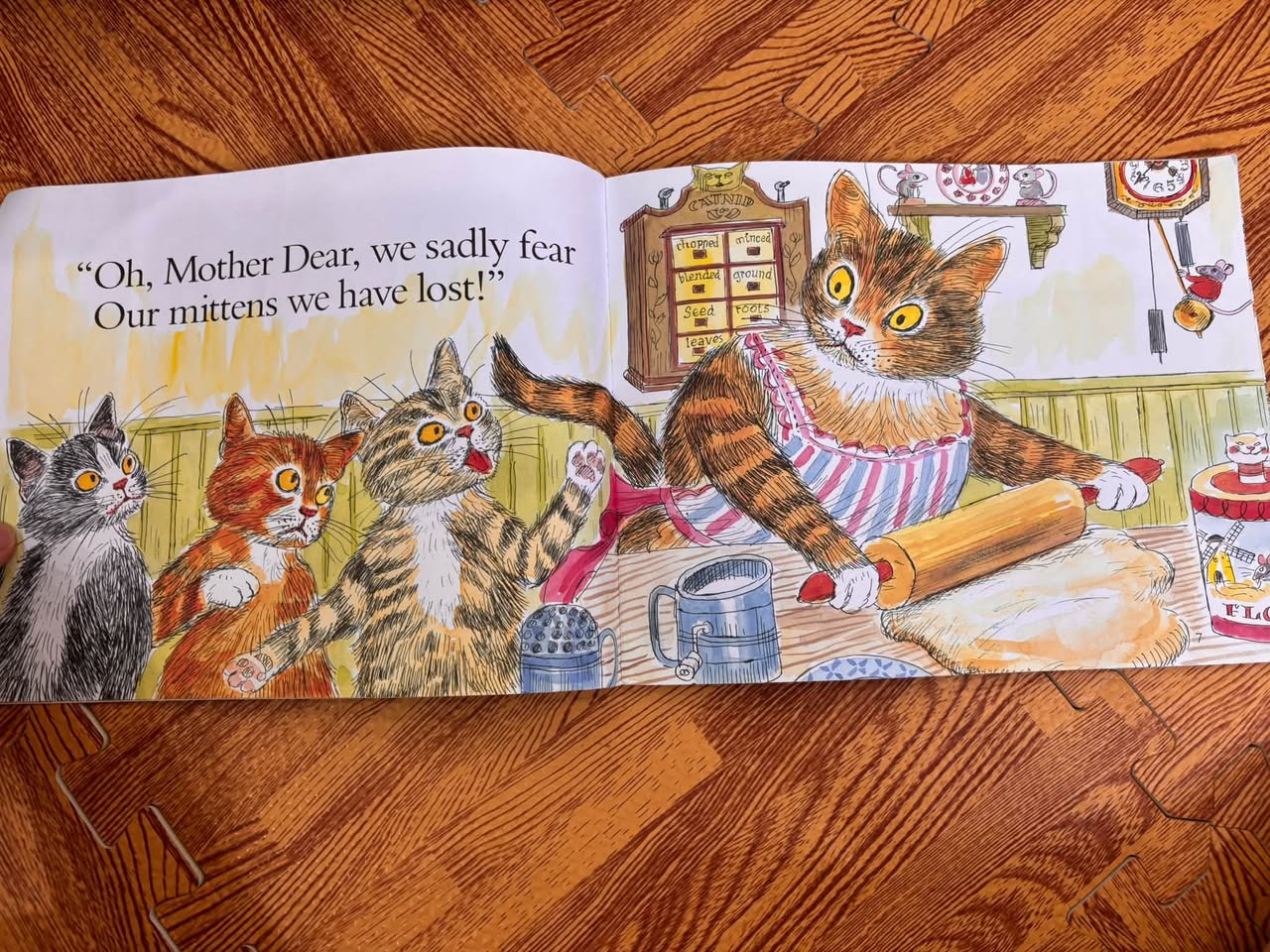 THREE LITTLE KITTENS — ảnh 2