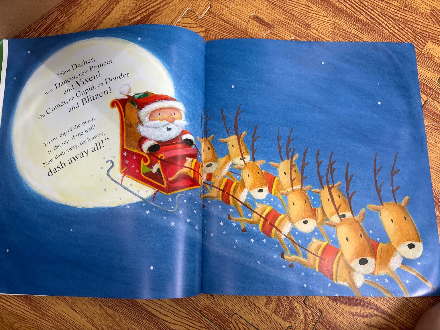 The Night Before Christmas bìa mềm màu xanh — ảnh 3