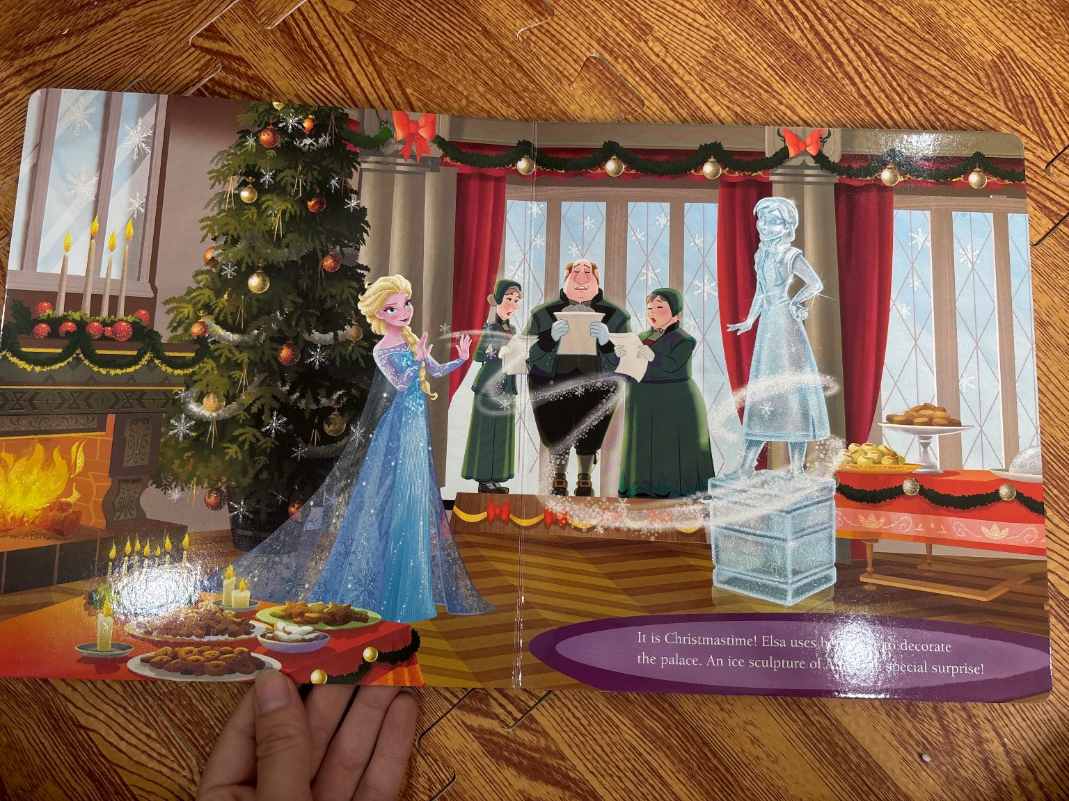 A Frozen Christmas — ảnh 2