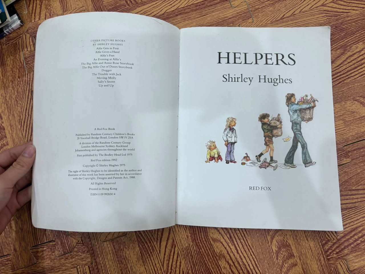 HELPERS (bìa mềm) — ảnh 3