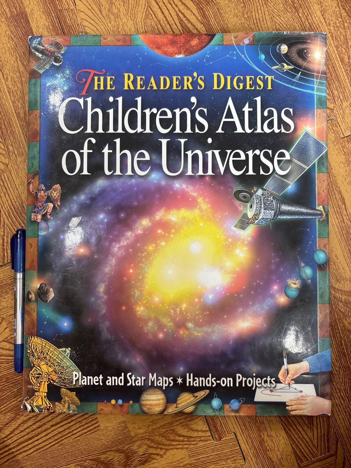 The Reader's Digest Children's Atlas of the Universe — ảnh 1