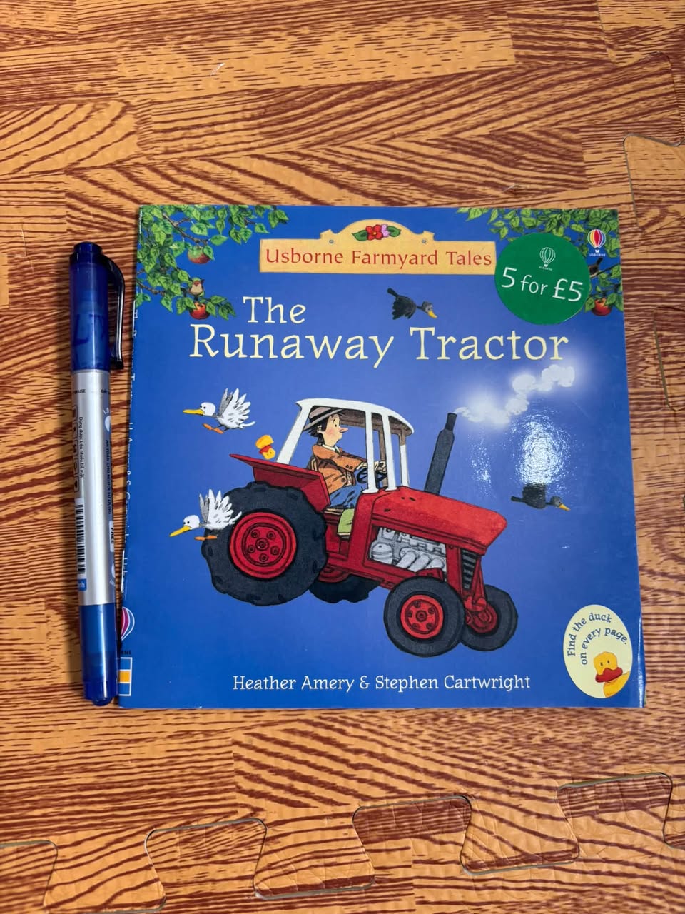 SET TRUYỆN TRANH ĐẦU ĐỜI: 'TWAS THE NIGHT BEFORE CHRISTMAS & THE RUNAWAY TRACTOR (USBORNE FARM STORIES) — ảnh 2