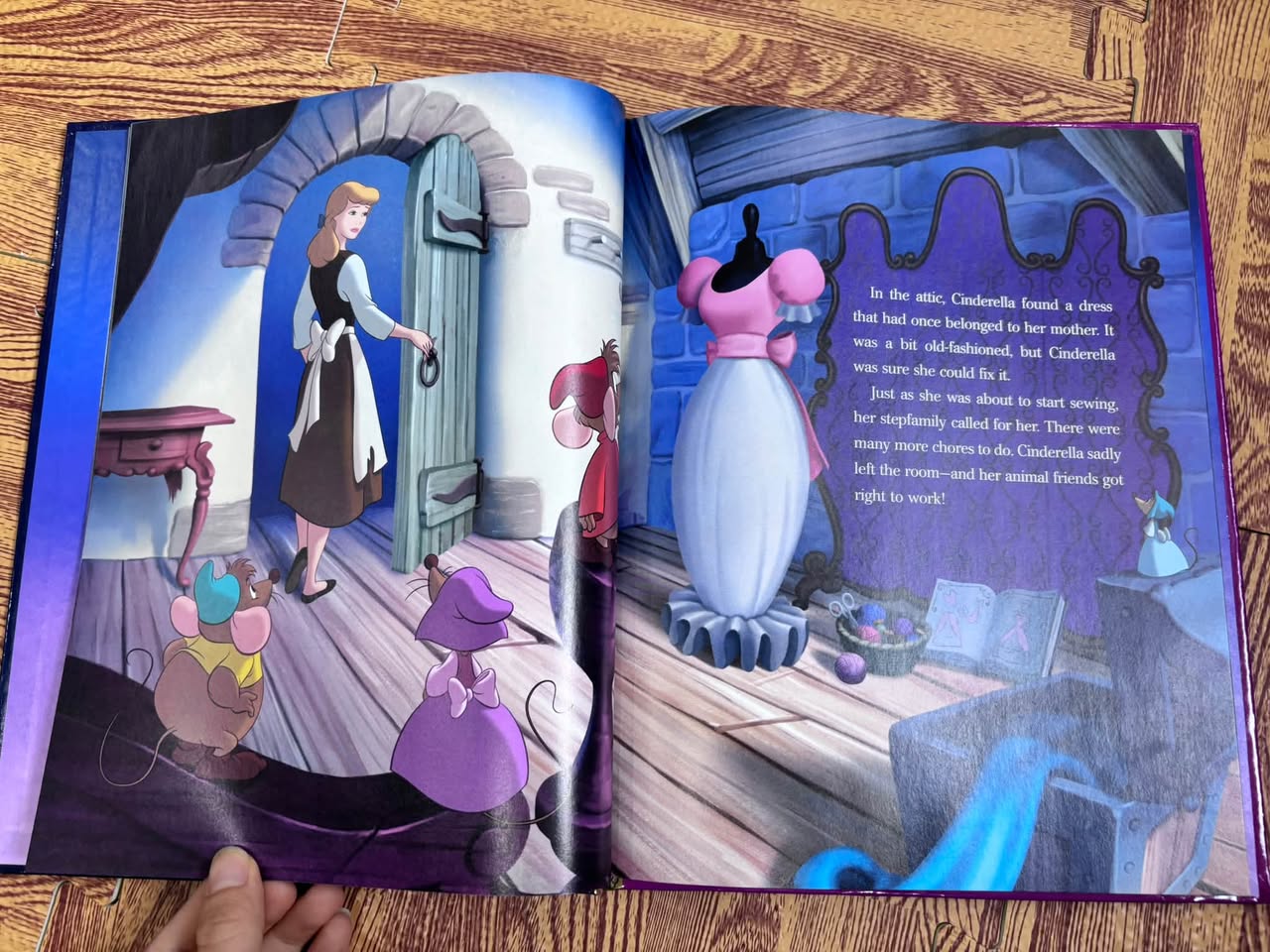Disney Princess – Cinderella (A Big Golden Book) — ảnh 4
