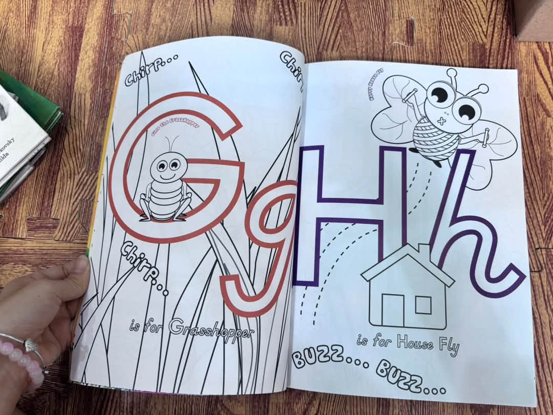 In the Garden Gang ABC Colouring Book – Pukka Fun — ảnh 3