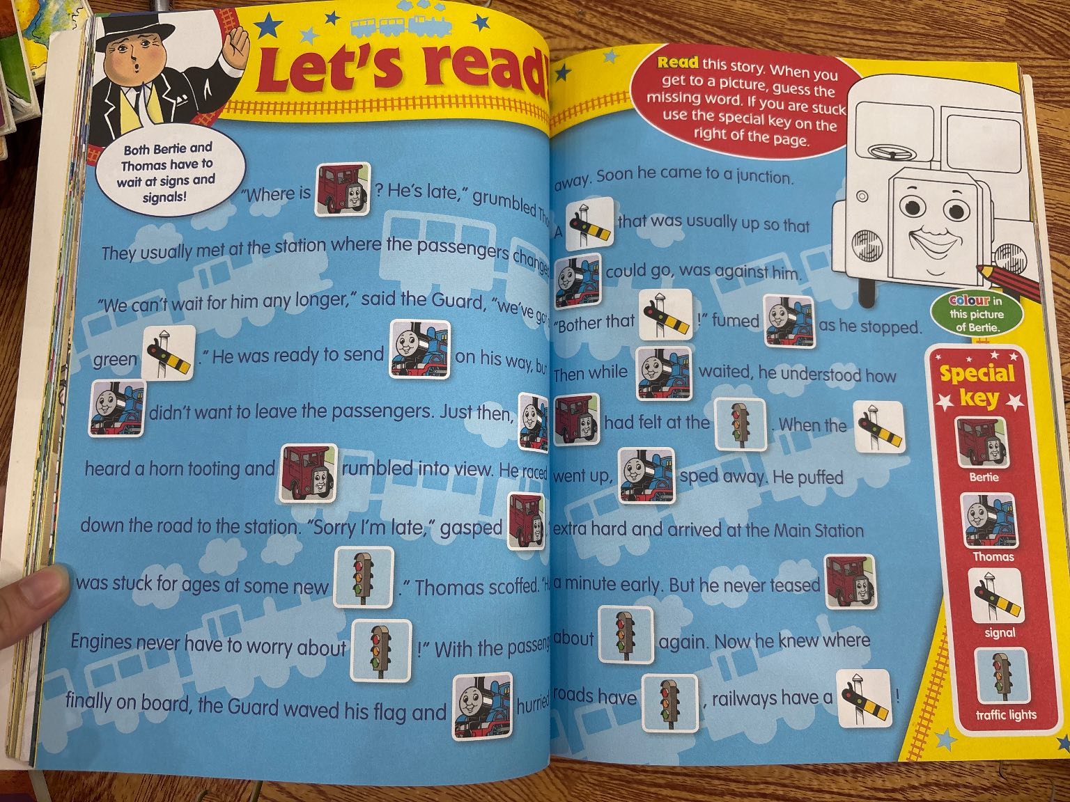 THOMAS & FRIENDS BUMPER BOOK! — ảnh 4