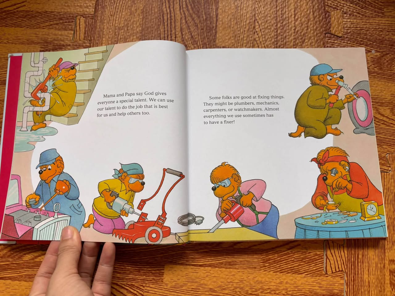 THE BERENSTAIN BEARS: CARING AND SHARING TREASURY — ảnh 2