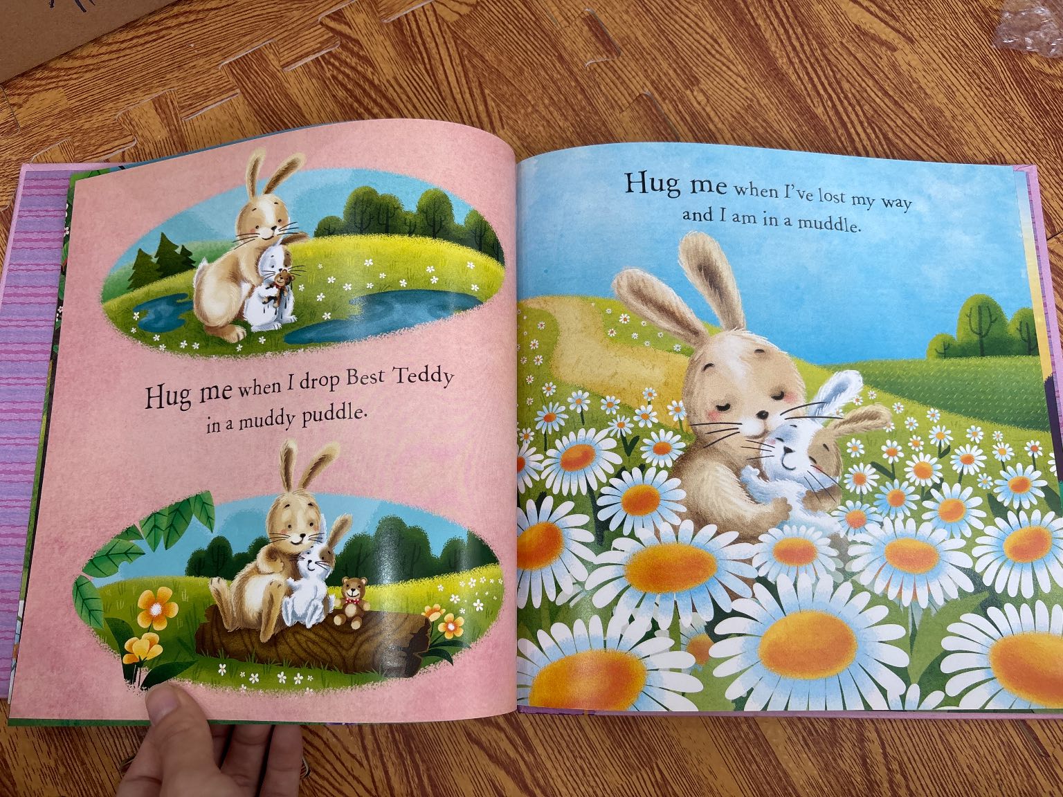 Hug Me — ảnh 3