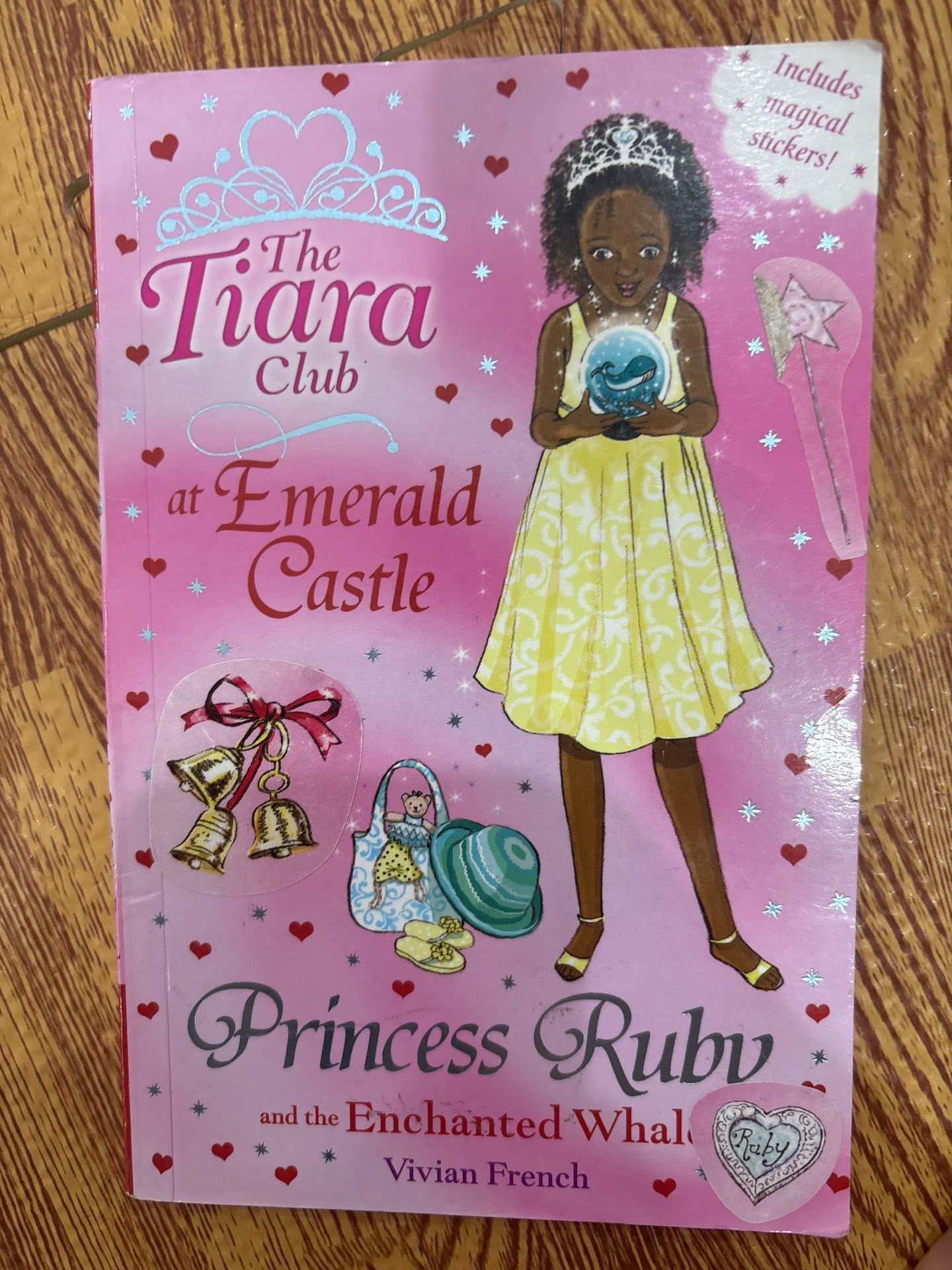 The Tiara Club at Emerald Castle: Princess Ruby and the Enchanted Whale — ảnh 1